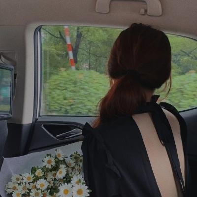 他的摩托车，她的岛